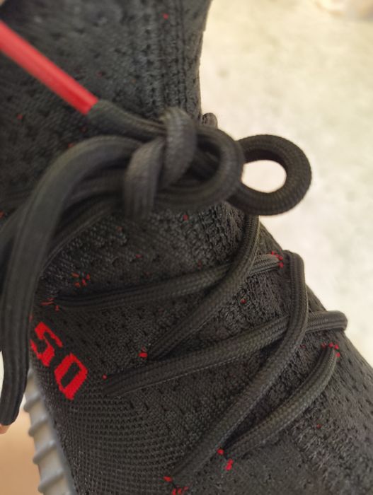 Yeezy Boost 350 V2
"Black & Red"
