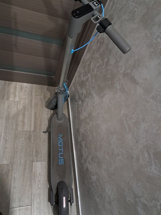 Trotinetă electrică Motus 35 km/h , autonomie 65 km