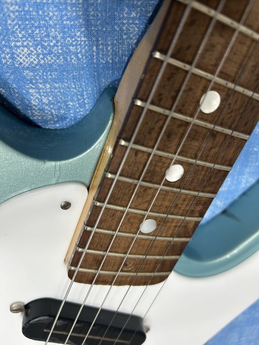 Электрогитара Jolana Iris