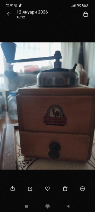 Старинно дървено огледало-тоалетка винтидж букови ръчни кафемелачки