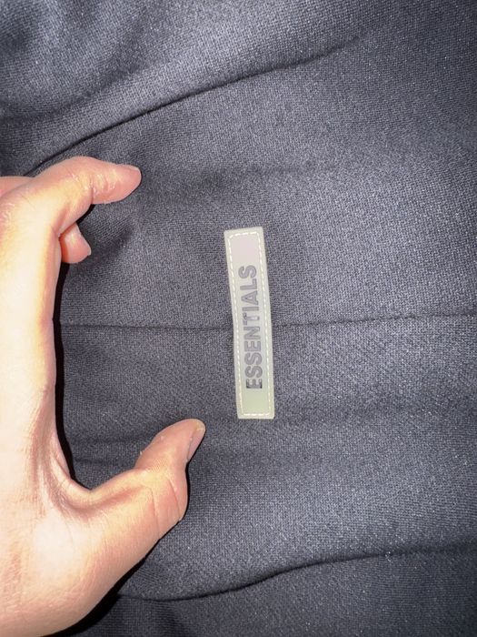 Pantaloni essentials