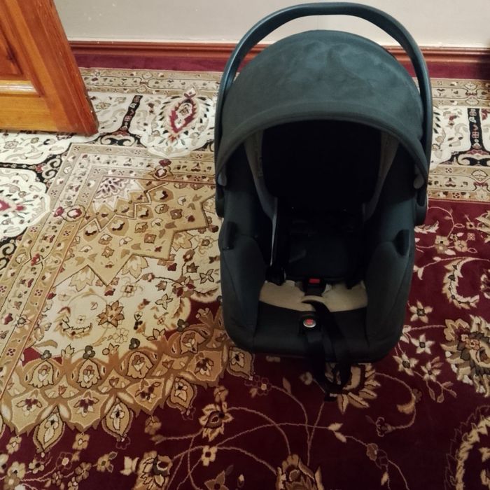 Продаётся фирменный авто люлька USA