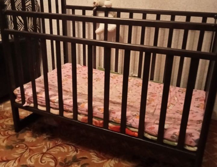 Продам детскую кроватку