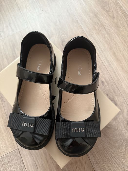 Продам туфли на девочку!