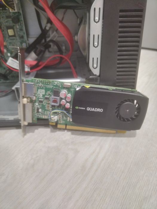 Компютър за лек гейминг lenovo thinkcentre M83