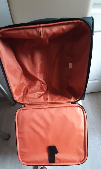 Troler cabina pânzat cu roti  aproape nou