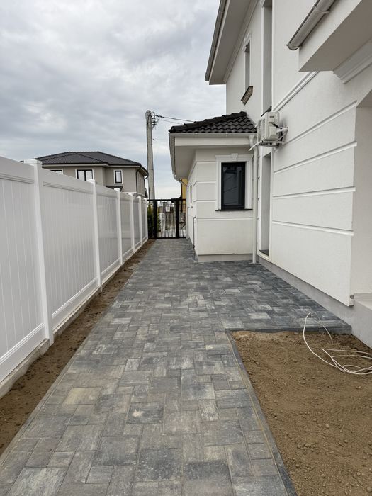 De vanzare Duplex cu garaj !