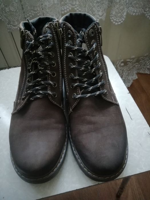 Продам зимние ботинки