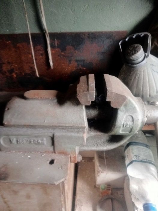 Столярный стол и тиски ссср