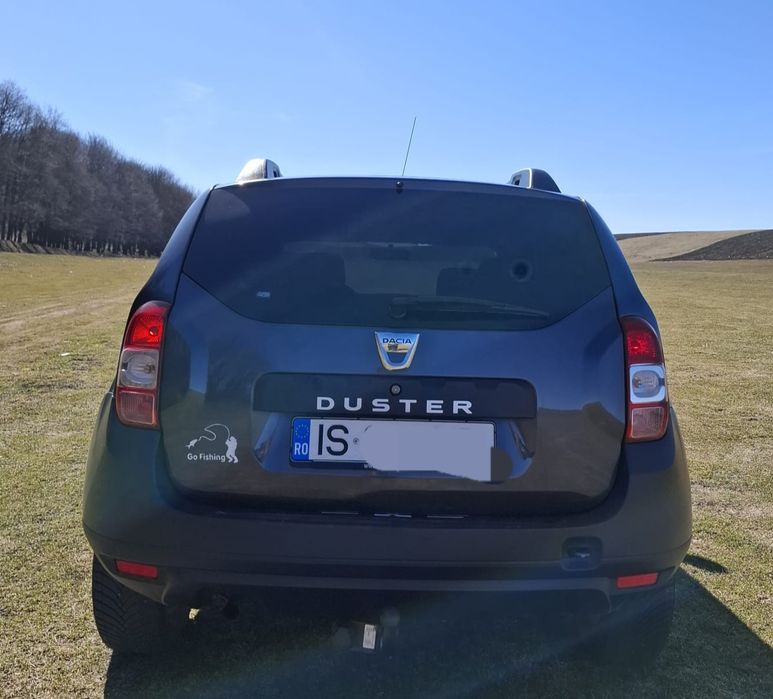 Vând Dacia Duster