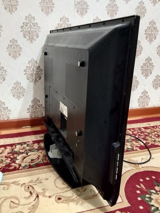 продам телевизор PHILIPS