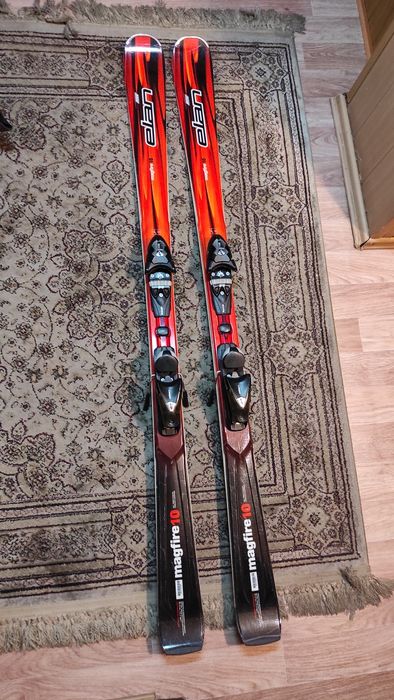 Горные лыжи elan