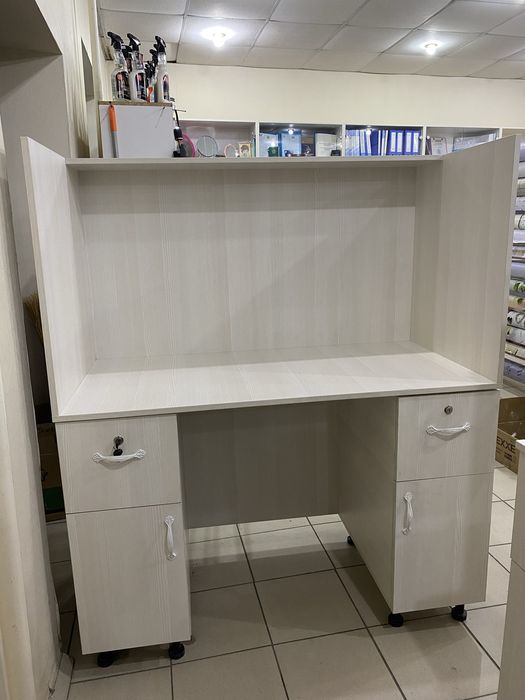 ресепшн с тумбочками