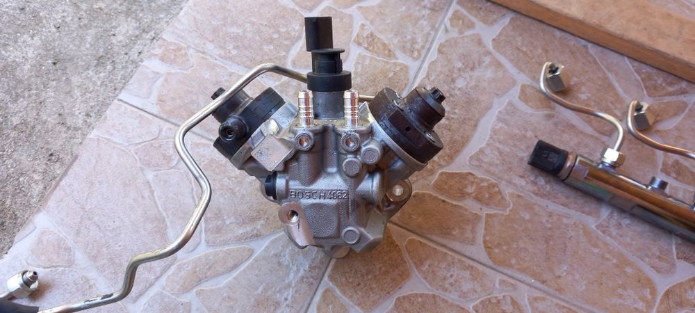 Рейка и помпа високо налягане за дизелово  bmw