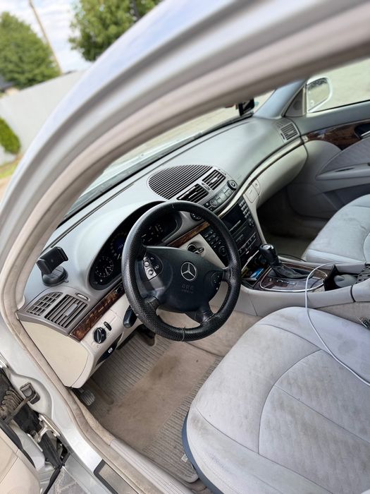 Mercedes w211 E200D