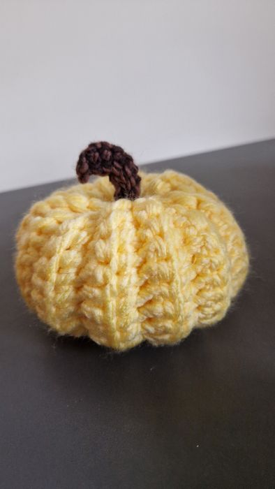 Декоративни тикви.Плетени на една игла!