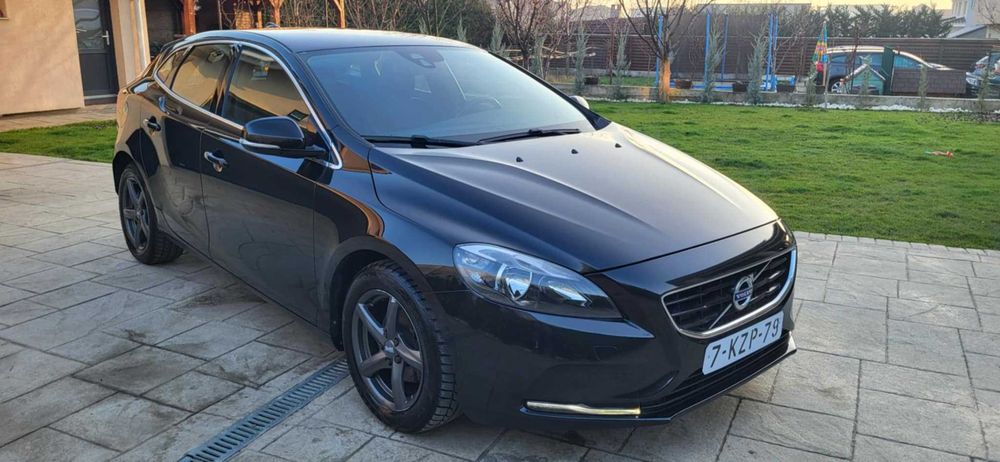 Volvo V40 Model R-Design