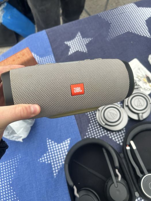 Vand boxa JBL charge 3