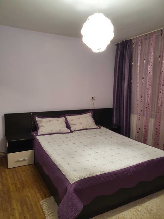 Închiriez apartament 2 camere zonă centrală
