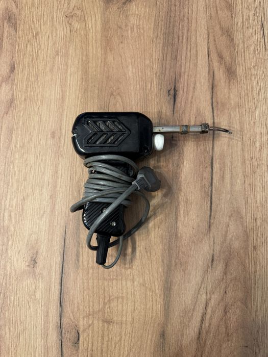 Pistol de lipit romanesc