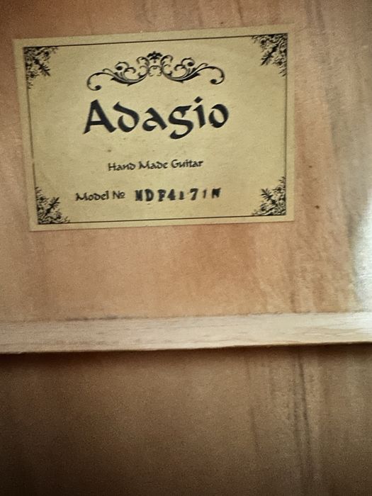Продам гитару adagio