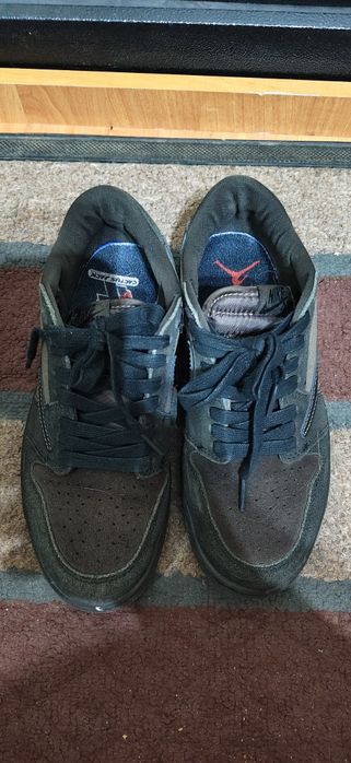Прдам кроссовки Nike
