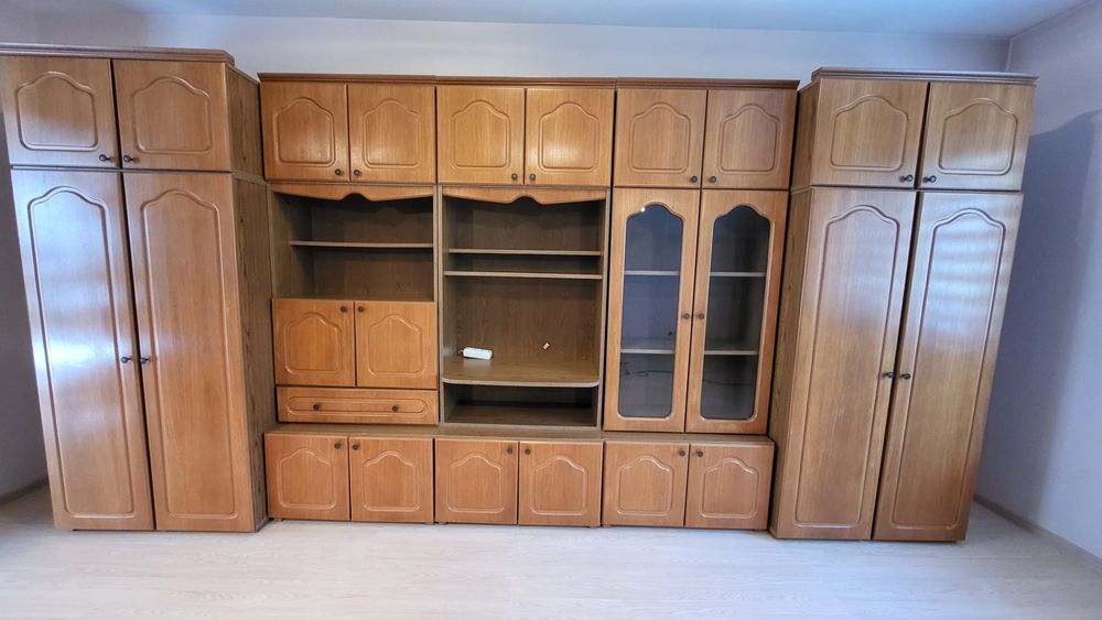 Vând mobilier de sufragerie