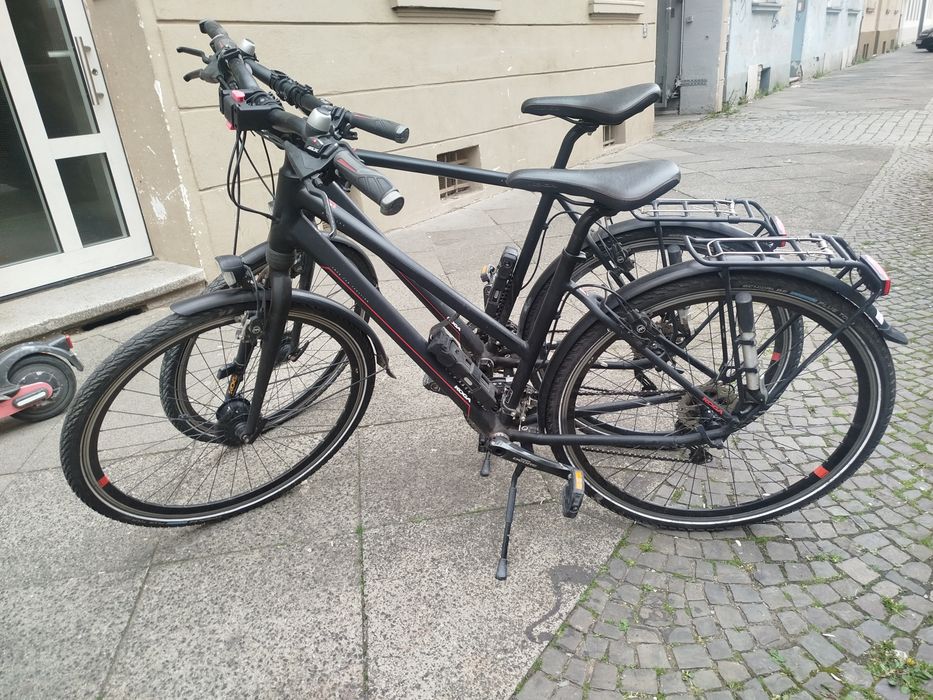 Bicicleta Koga miyata  pereche dama barbat dau la schimb cu woom