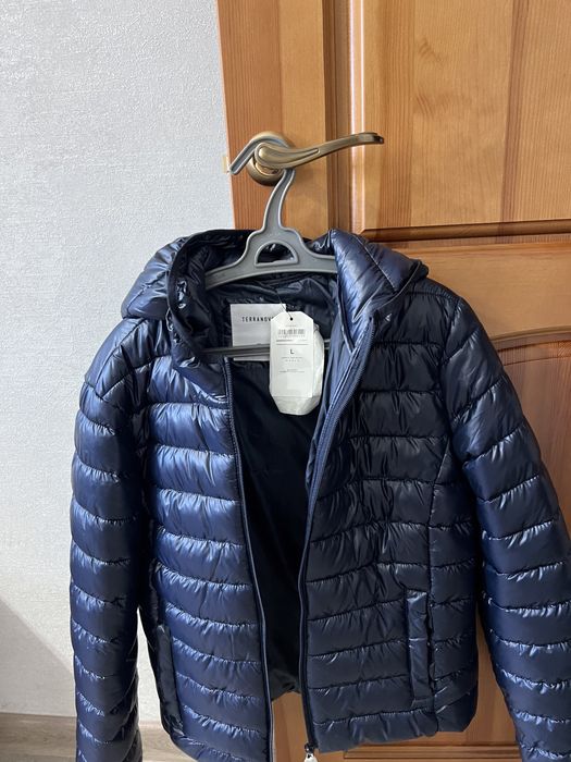 Продам куртку на девочку