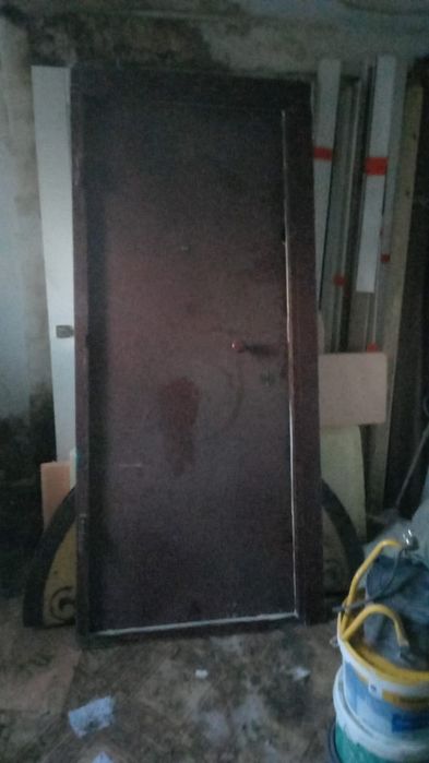Продам две входные двери