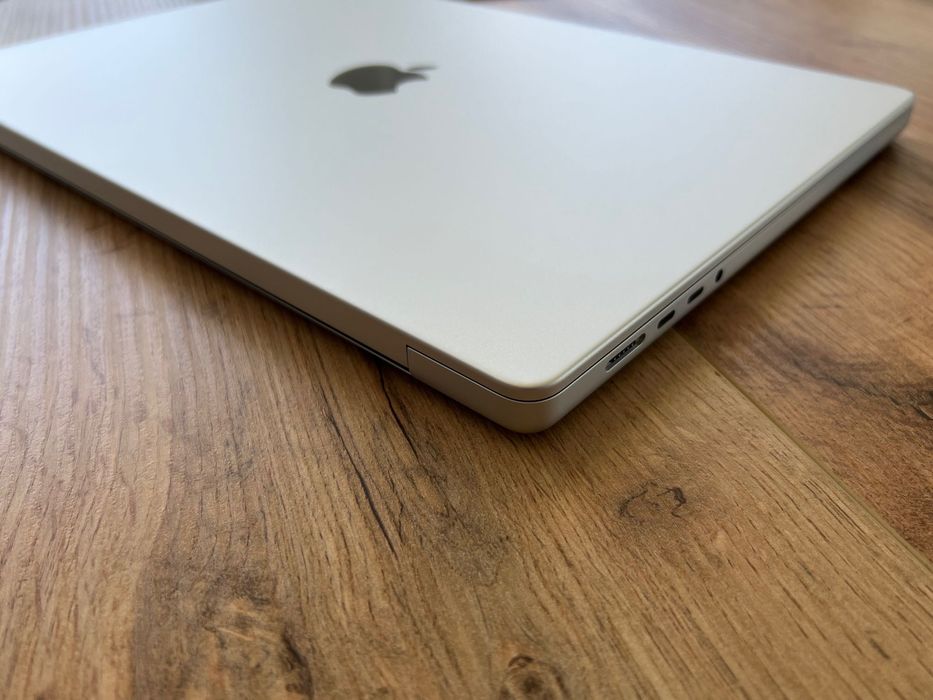MacBook Pro 16" M4 MAX 16-CPU, 40-GPU, 48GB RAM, 1TB SSD/В ГАРАНЦИЯ