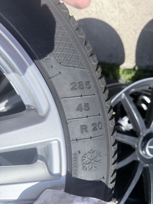 Комплект гуми с джанти audi Q7
