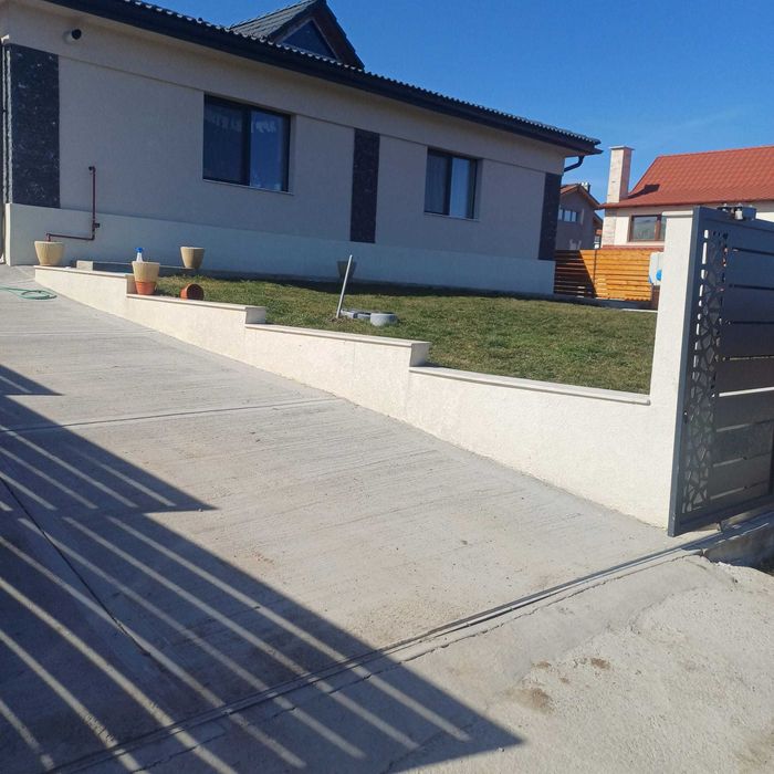 Vand casă la cheie în Corușu