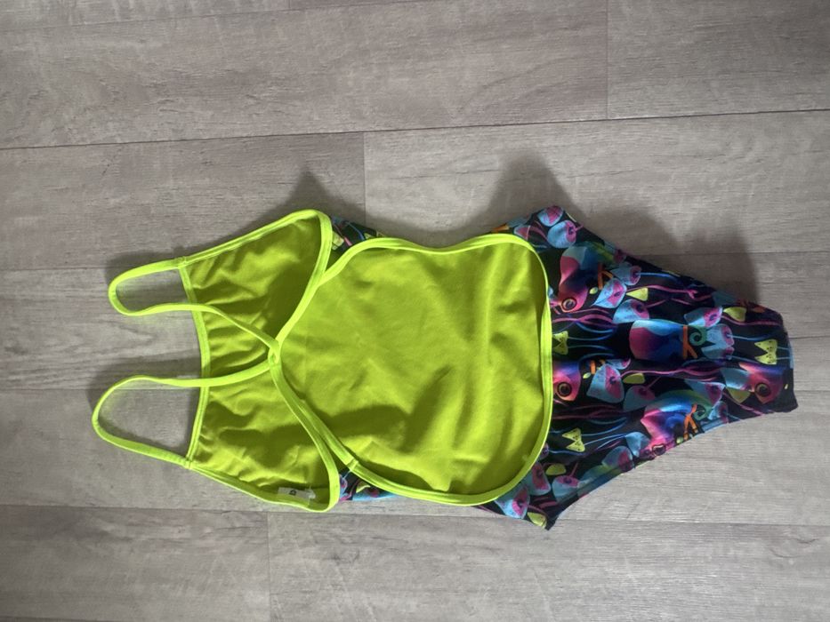 Продам купальник arena