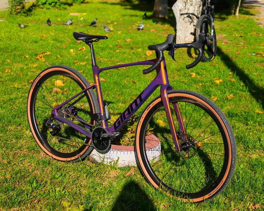 Bicicleta  Gravel  Full  Carbon  GIANT  REVOLT  ADVANCED  1  PRO  !! 2025  ! 2 x 12 Axs