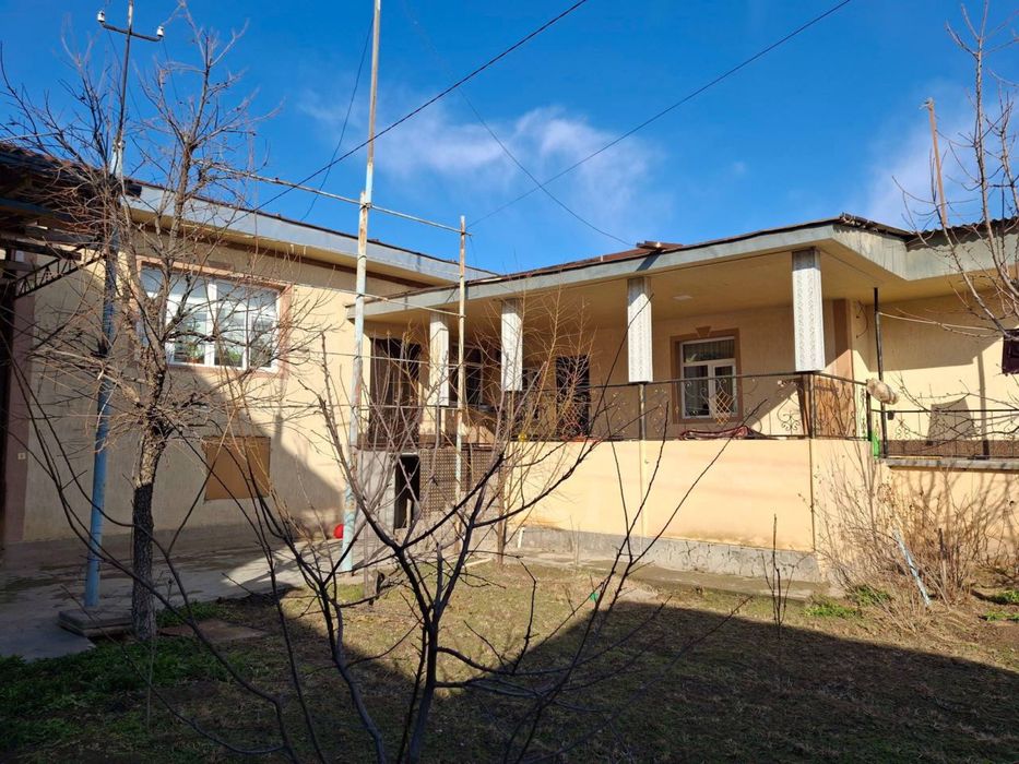 Продается участок 11 соток 6 комнат 3 сан узел сауна евро ремонт .