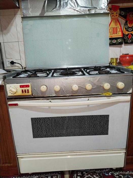 Продам газовую плиту