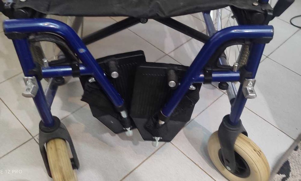 Продавам инвалидна количка-VERMEIREN