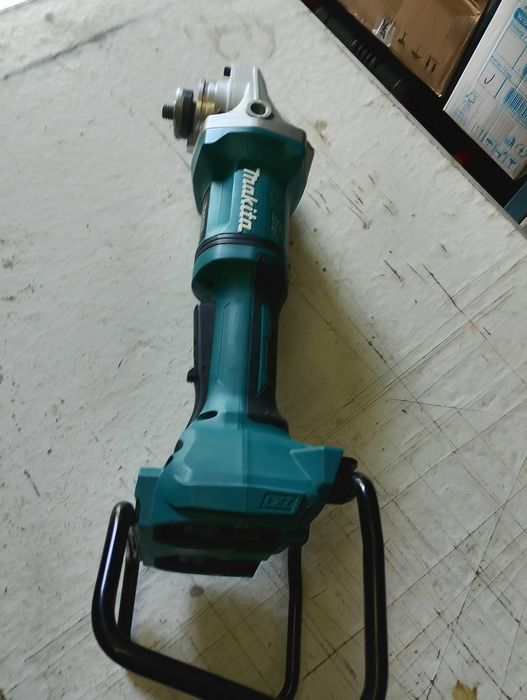 Ъглошлаиф акумулаторен макита