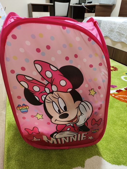 Продавам кош с играчки