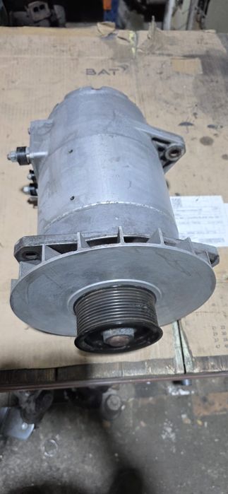 Alternator Bosch SEG 0120689600 11-28V 110/180A Mercedes