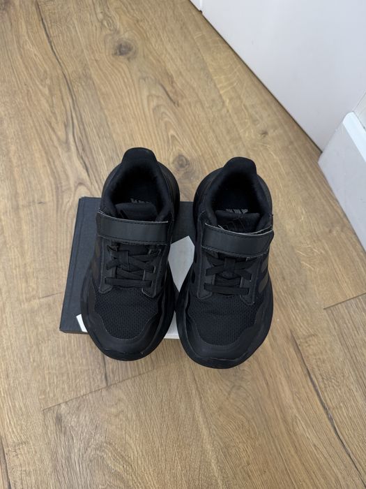 Кроссовки adidas,оригинал! 29 р