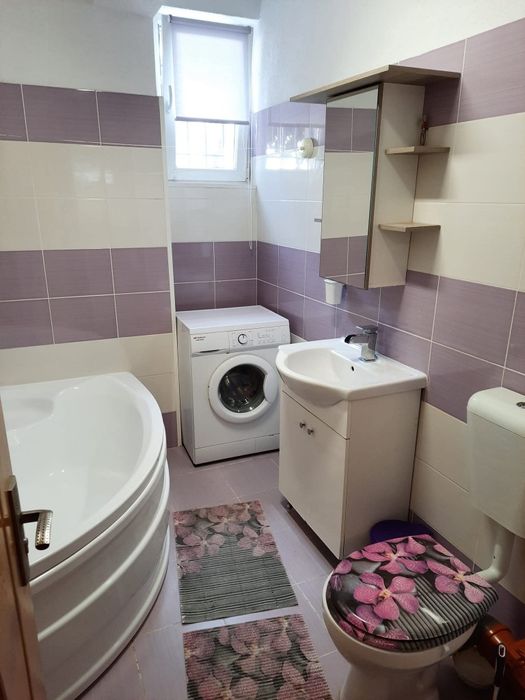 Închiriez garsonieră