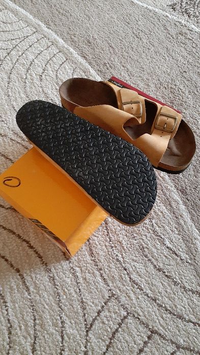 Сандали коженные