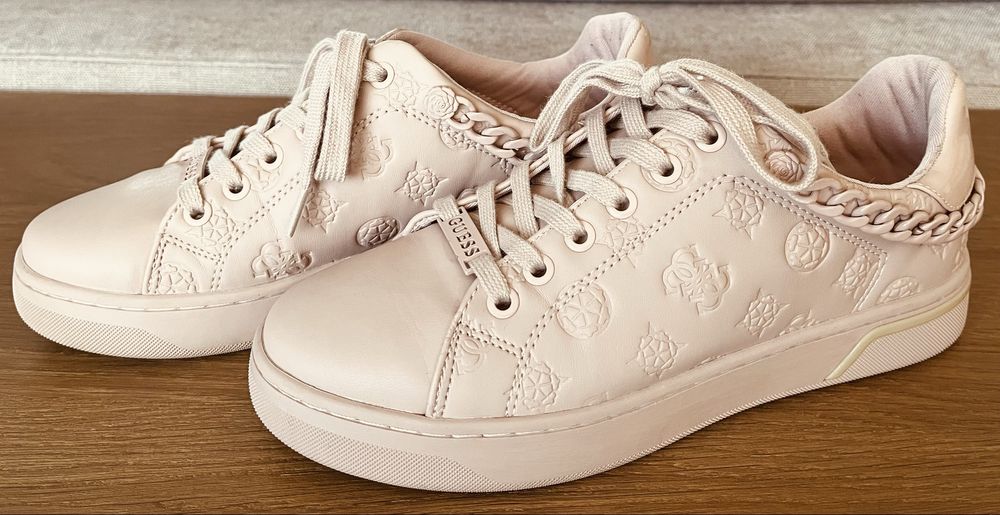Кецове Guess еко кожа 38 номер
