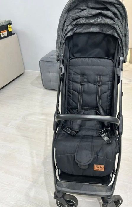 Продаётся легкая, удобная коляска.