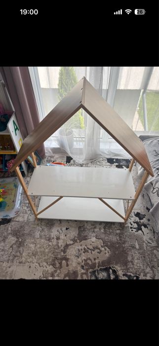 Mini bibliotecă stil Montessori - Raft copii tip căsuță din lemn