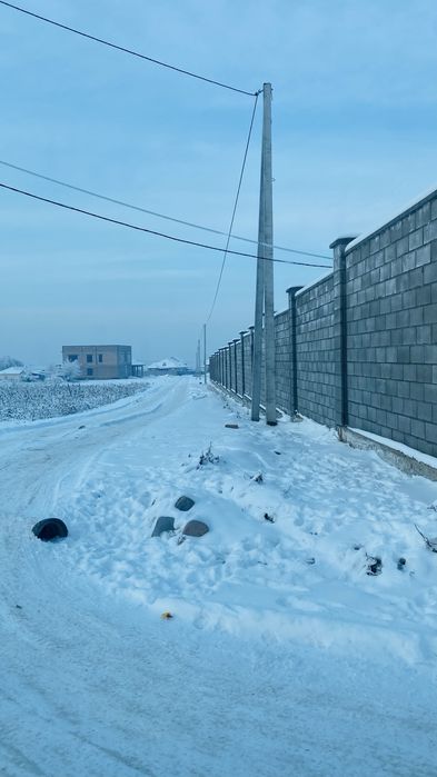 Участок 9 соток делимый мкр. Южный от Суюнбая-200метров