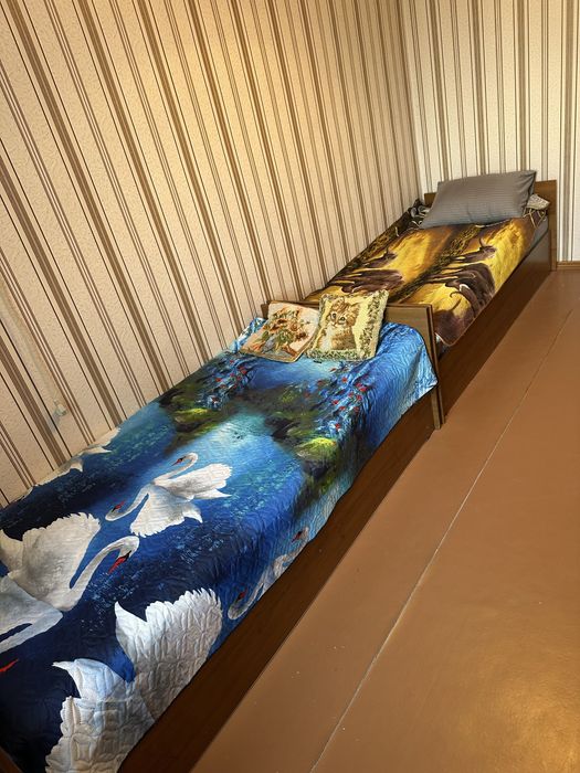 Кровати деревянные две штуки