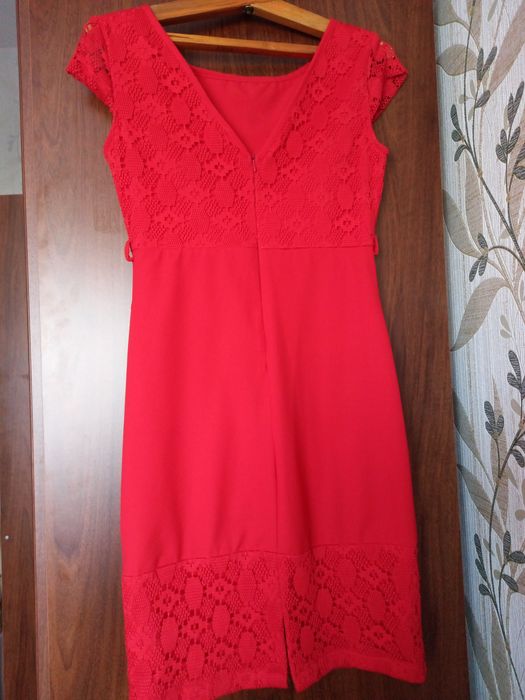 Продам вечернее красное платье.